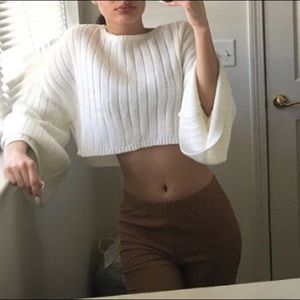 Over sized cropped sweater